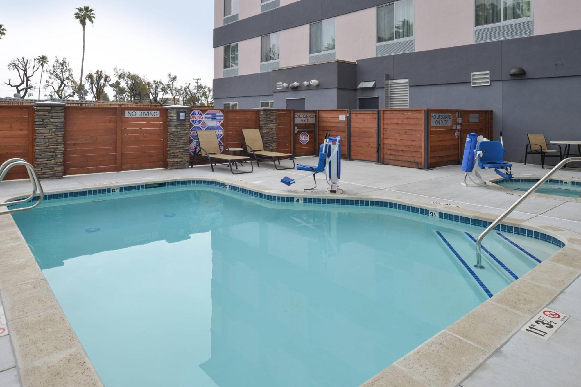 Fairfield Inn & Suites By Marriott Santa Cruz Exterior photo